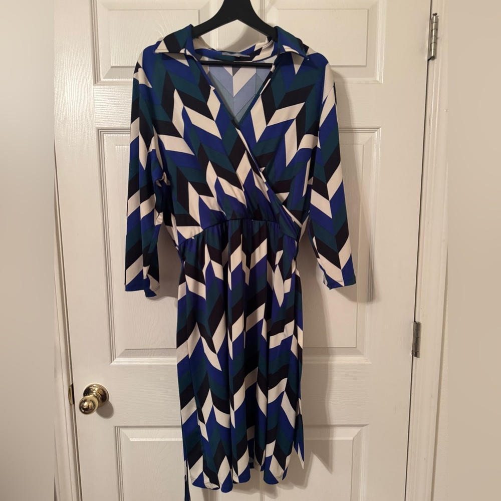 NY Collection Women’s XL Blue, Green, & White Chevron Long Sleeve Dress